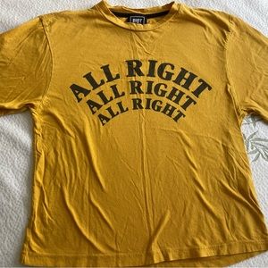 Cute yellow shirt. 💛💐 Soft fabric and great length.